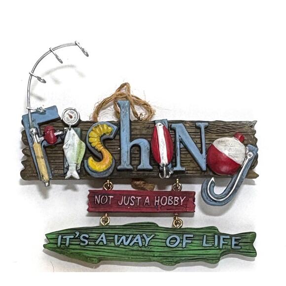 Lot Of 4 Vintage Christmas Wood Look Fishing Sign Ornaments 1.5 To 4 Inch Tall - Picture 2 of 5